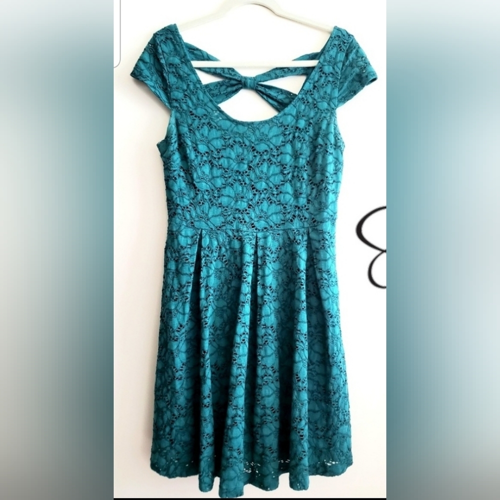 JESSICA SIMPSON | Teal Lace Cap Sleeve Dress